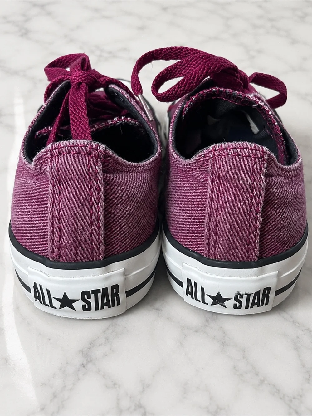 Kids Low-Top converse Sneakers in Plum